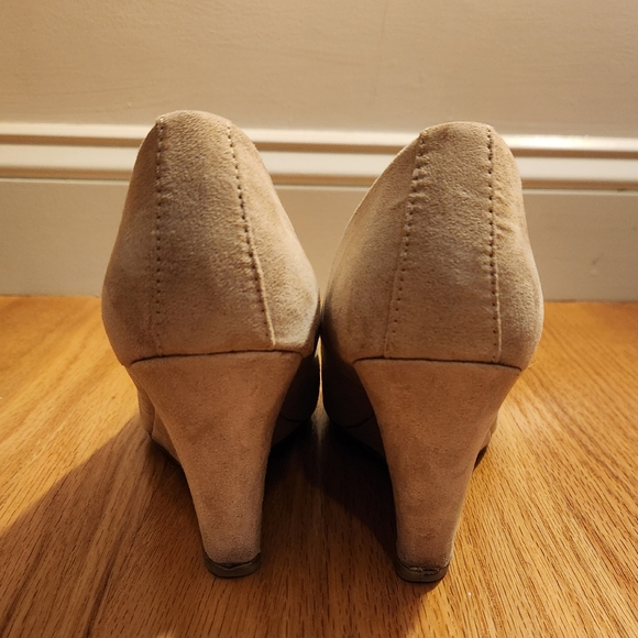Cream Suede Wedges - Picture 3 of 4